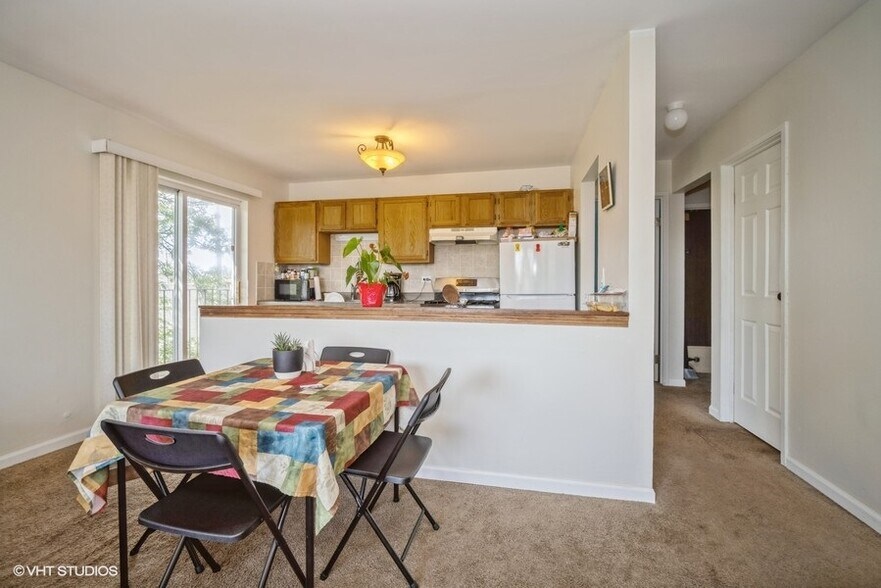 More Photos Of 1747 W Chariot Ct, Mount Prospect Apartments For Sale