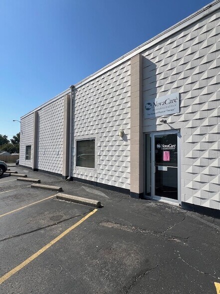 More Photos Of 1301 W 1st St, Springfield Medical For Lease