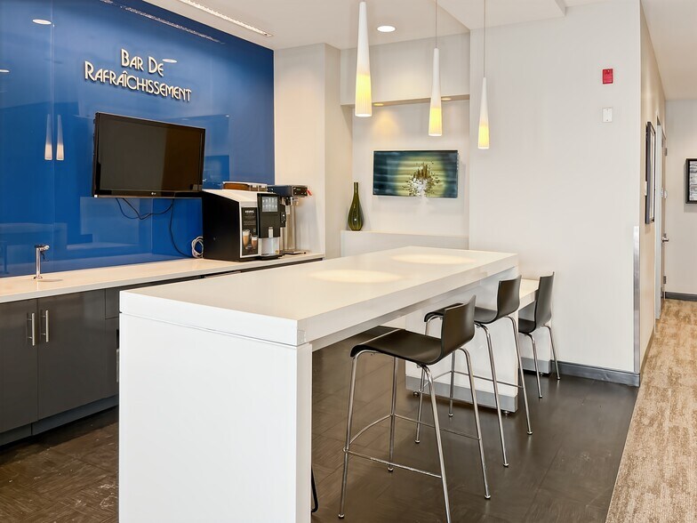 More Photos Of 6500 Rte Transcanadienne, Pointe-claire Coworking Space