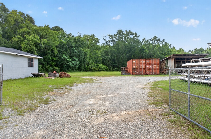 More Photos Of 36 Church St N, Jeffersonville Light Manufacturing For Sale