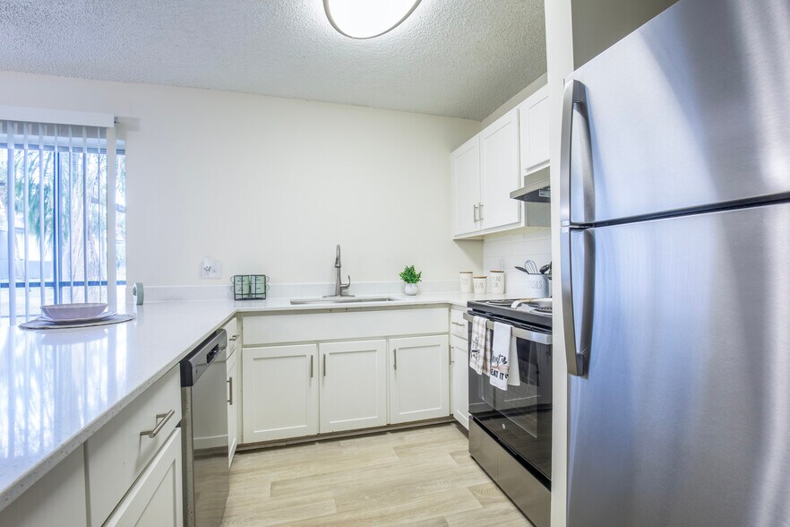 More Photos Of 804 Fairmaiden Ln, Brandon Apartments For Sale