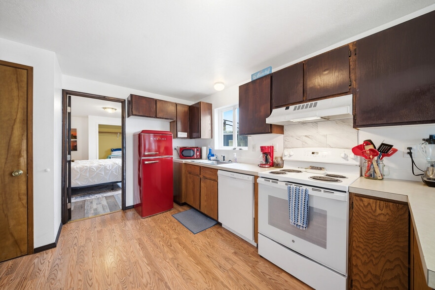 More Photos Of 101 S Miller St, Rockaway Beach Storefront Retail Residential For Sale