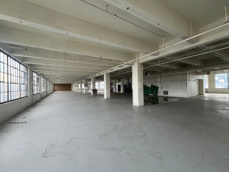 More Photos Of 1850 E Sedgley Ave, Philadelphia Manufacturing For Sale