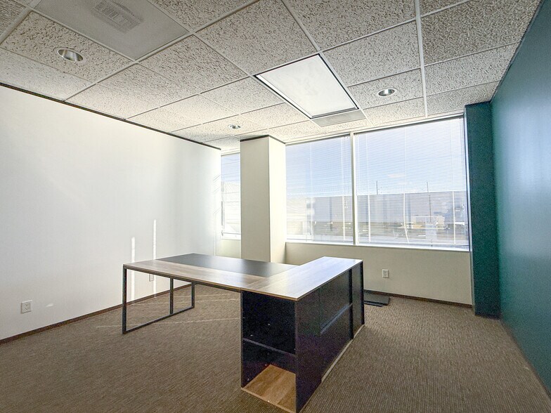 More Photos Of 2901 Wilcrest Dr, Houston Office For Lease