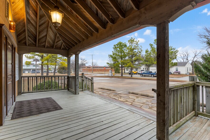 More Photos Of 3228 S Jamestown Ave, Tulsa Medical For Sale