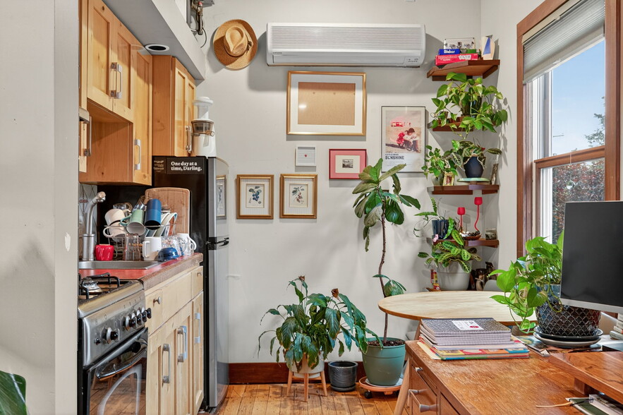 More Photos Of 3300 Broadway St, Sacramento Storefront Retail Office For Lease