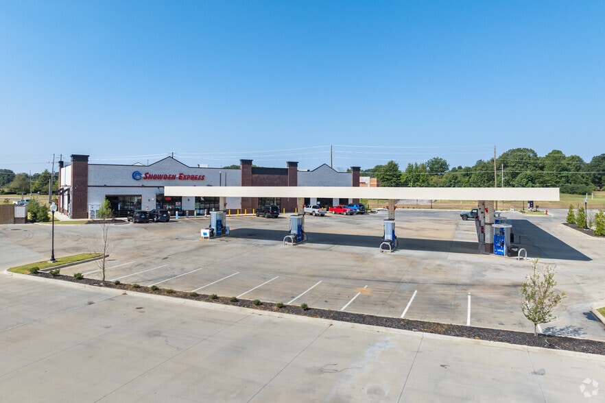 More Photos Of 5048 Getwell Rd, Southaven General Retail For Lease