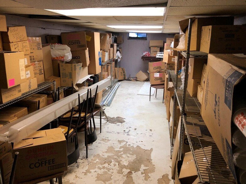 More Photos Of 2-4 Mill Ridge Rd, Danbury Freestanding For Lease