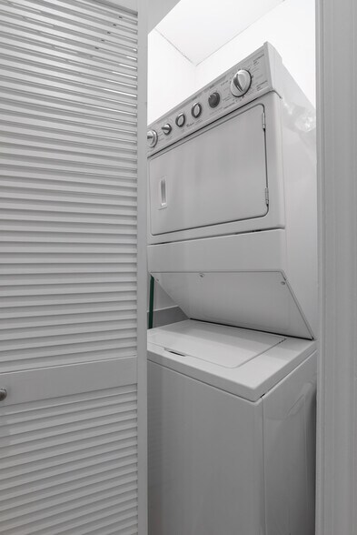 More Photos Of 2020 Locust St, Philadelphia Apartments For Sale