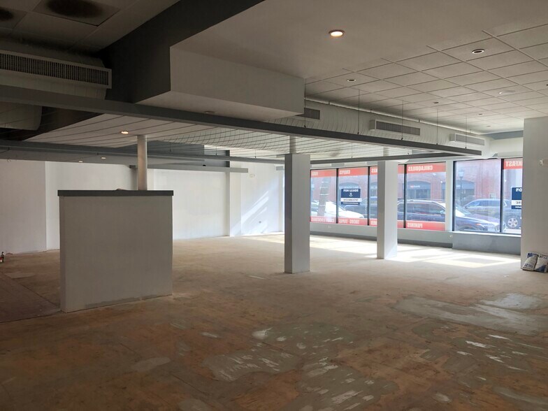 More Photos Of 101-107 N Oak Park Ave, Oak Park General Retail For Lease