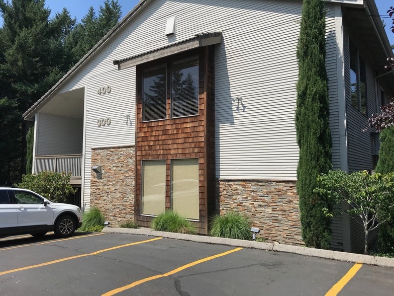 More Photos Of 8835 SW Canyon Ln, Portland Unknown For Lease