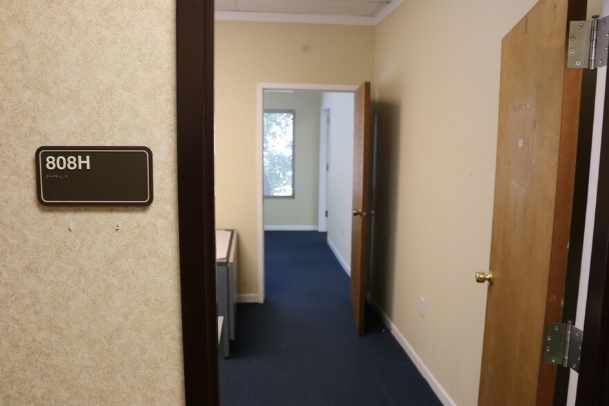 More Photos Of 808 Commerce Blvd, Riverdale Medical For Sale