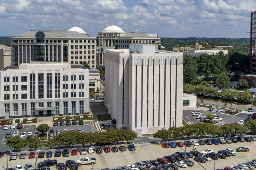 Primary Photo Of 5970 Fairview Rd, Charlotte Office For Lease
