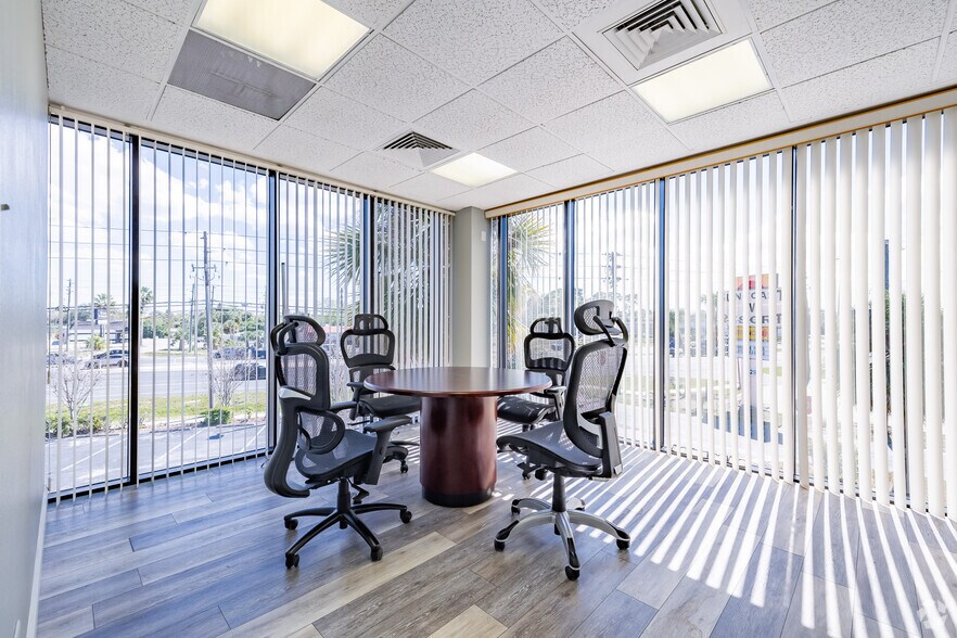 More Photos Of 9037 US Highway 19, Port Richey Office For Sale