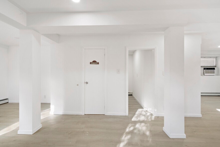 More Photos Of 15009 89th St, Howard Beach Office Residential For Lease