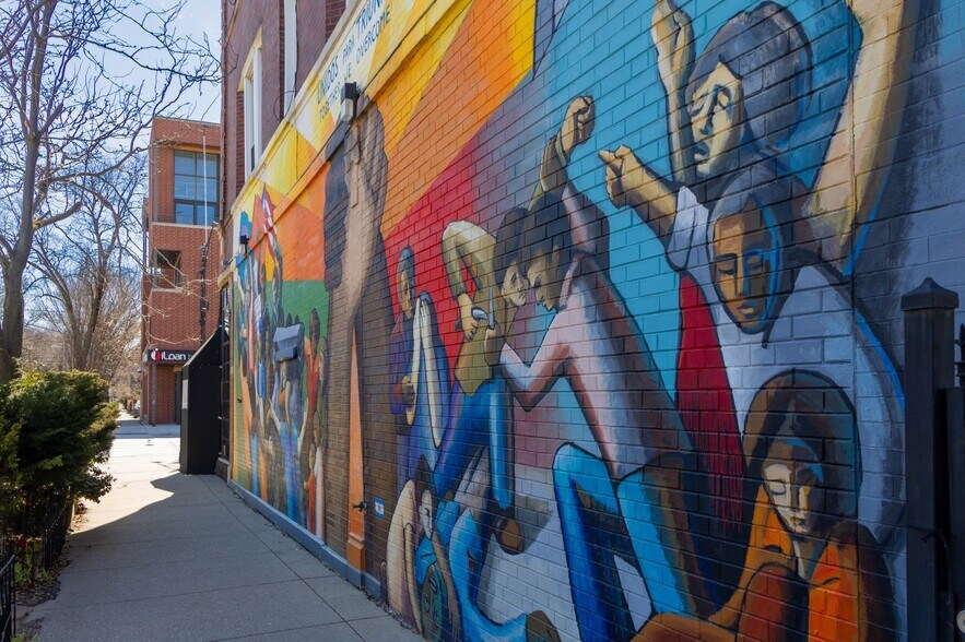 More Photos Of 2100 W Division St, Chicago General Retail For Lease