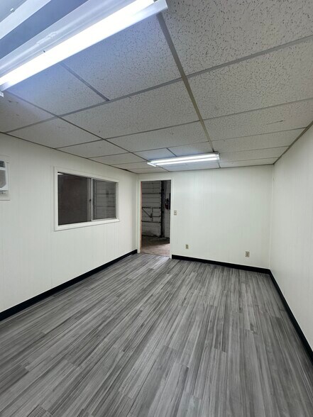 More Photos Of 4549 St Augustine Rd, Jacksonville Warehouse For Lease