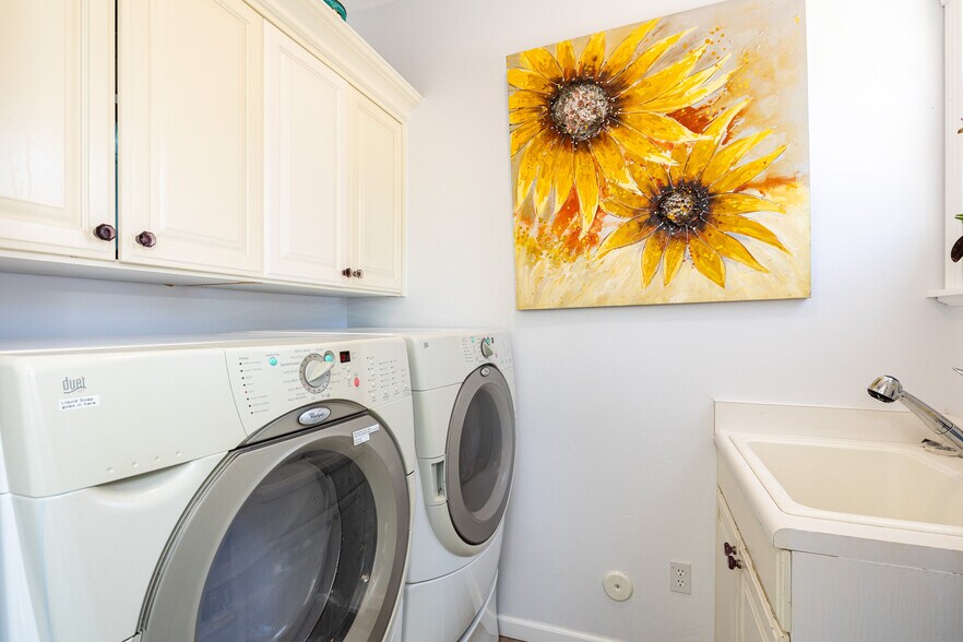 More Photos Of 303 W Juniper Ave, Flagstaff Hospitality For Sale