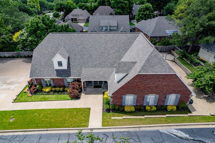 More Photos Of 6119 E 91st St, Tulsa Office For Sale