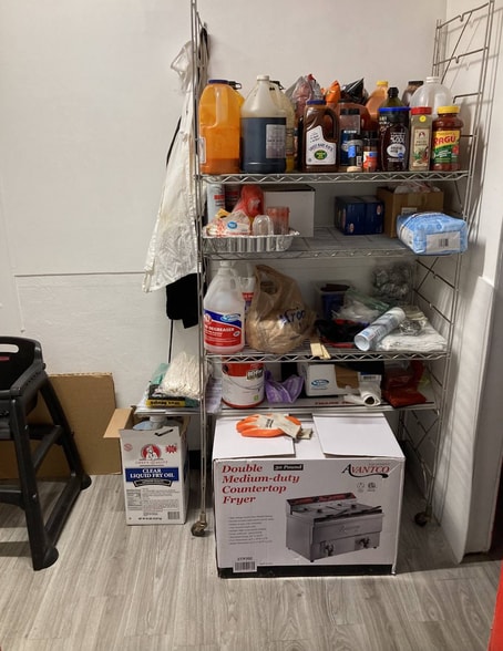 More Photos Of 115 Springfield St, Dayton Storefront Retail Residential For Lease