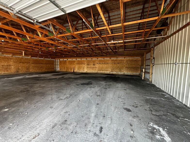 More Photos Of 7704 Maltlage Dr, Bayberry Flex For Sale