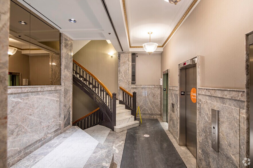 More Photos Of 6 Adelaide St E, Toronto Office For Lease