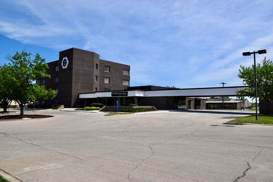 More Photos Of 3706 SW Topeka Blvd, Topeka Office For Sale