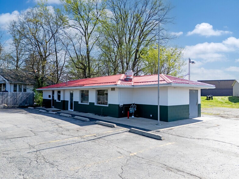 Primary Photo Of 1315 Cleveland Ave, Ashland General Retail For Sale