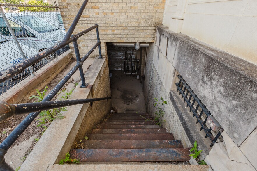 More Photos Of 920 Millington St, Winfield Storefront Retail Office For Sale