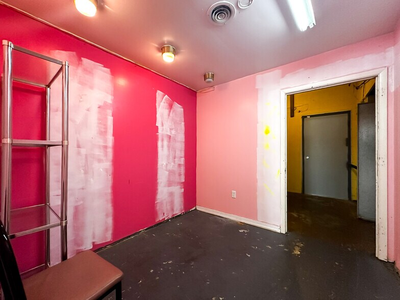 More Photos Of 121 S Kentucky Ave, Lakeland Storefront For Lease