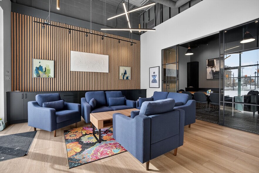 More Photos Of 812 Dundas St, London Freestanding For Sale