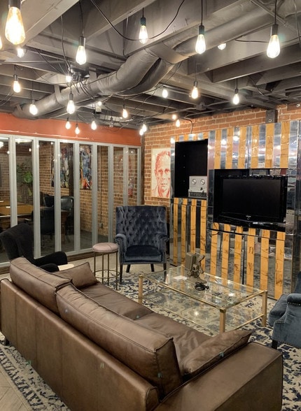 More Photos Of 181 2nd St, San Francisco Loft Creative Space For Lease