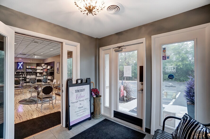 More Photos Of 805 S Dixie Dr, Vandalia General Retail For Sale