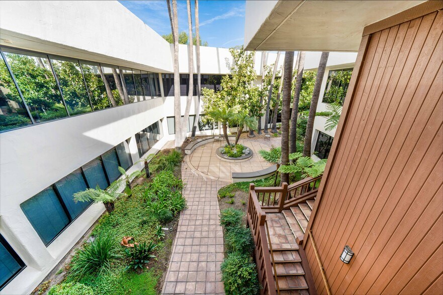 More Photos Of 30423 Canwood St, Agoura Hills Office For Lease