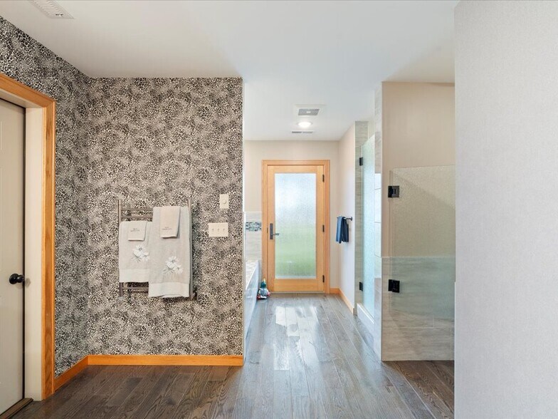More Photos Of 21998 Lasalle Ave NW, Puposky Specialty For Sale