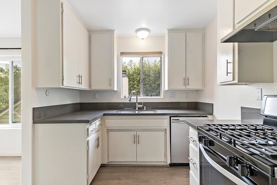 More Photos Of 4173 Fair Ave, Studio City Apartments For Sale