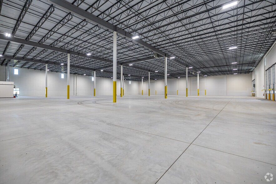 More Photos Of 13301 4 Mile Rd, Caledonia Warehouse For Lease