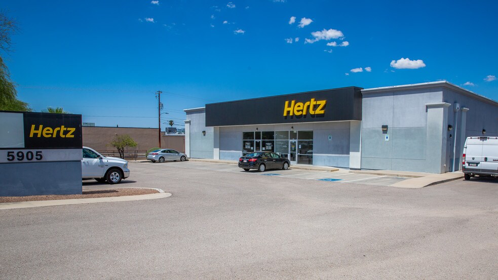 More Photos Of 5905 E Speedway Blvd, Tucson Freestanding For Lease
