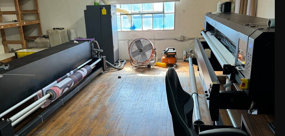 More Photos Of 181 S Whitfield St, Nazareth Office Residential For Sale