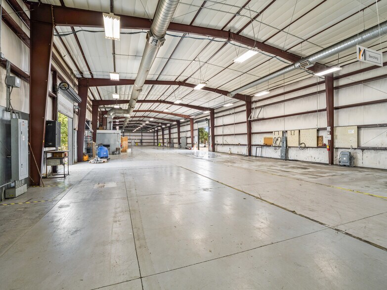 More Photos Of 716 Columbus Ave, Melbourne Manufacturing For Lease