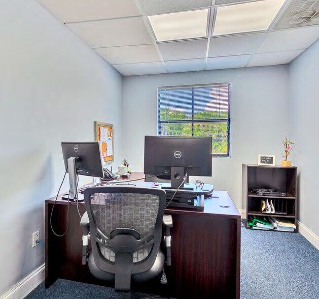 More Photos Of 4627 Ponce de Leon Blvd, Coral Gables Office For Lease