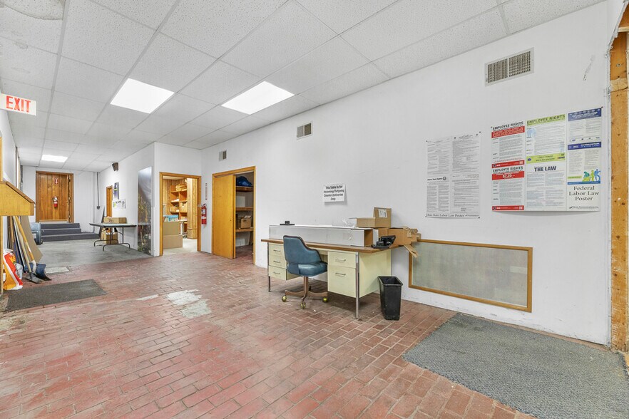 More Photos Of 14924 Beloit Snodes Rd, Beloit Manufacturing For Lease