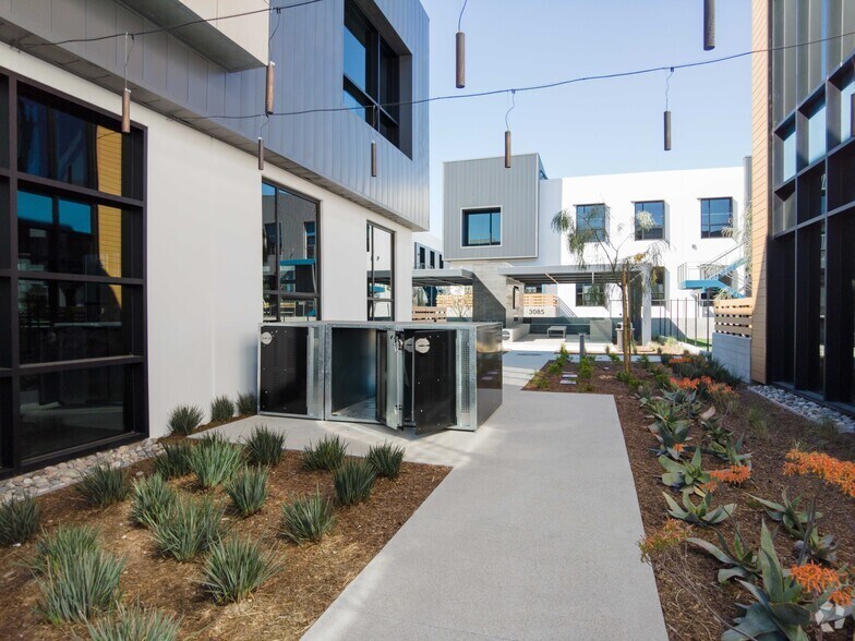 More Photos Of 3029 N Hollywood Way, Burbank Loft Creative Space For Sale