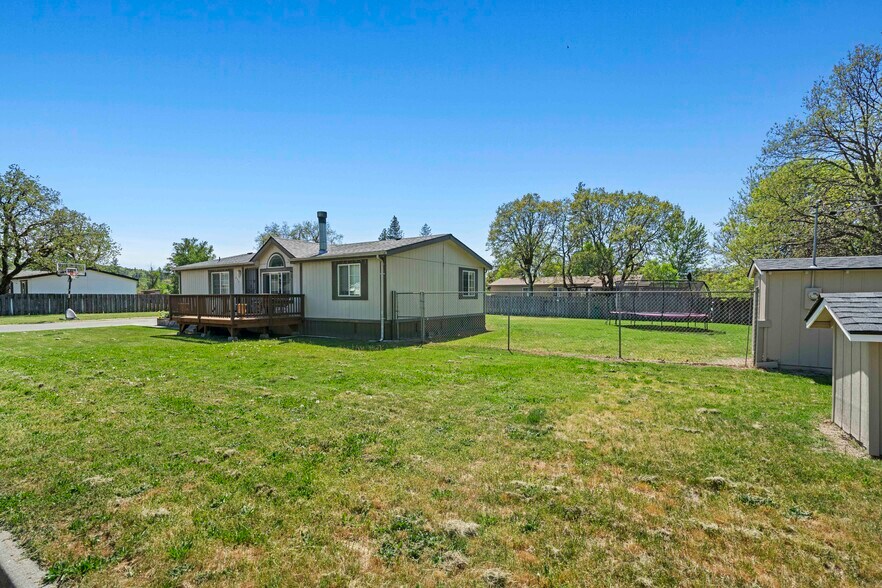 More Photos Of 387 Tavis Dr, Merlin Manufactured Housing Mobile Home Park For Sale