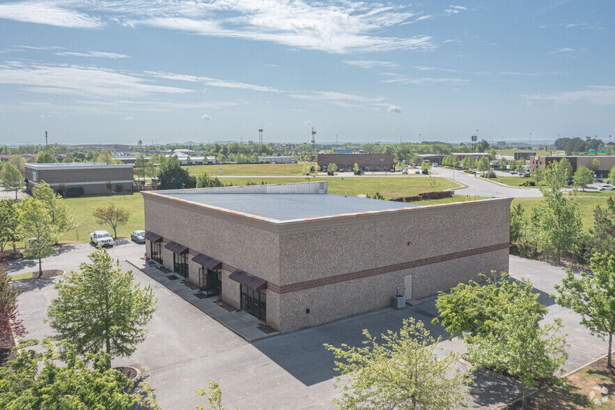 More Photos Of 325 W Rutherford Blvd, Murfreesboro Flex For Sale