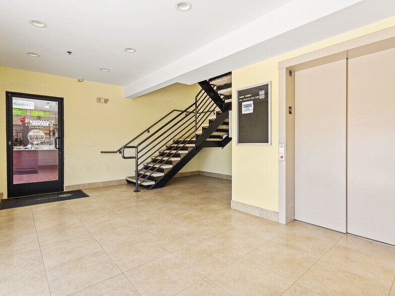 More Photos Of 7335-7341 Foothill Blvd, Tujunga Light Manufacturing For Sale