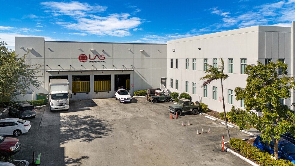 More Photos Of 3500-3508 NW 114th Ave, Miami Warehouse For Lease