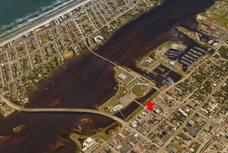 More Photos Of 200-206 S Beach St, Daytona Beach Storefront Retail Office For Sale