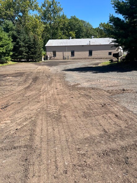 More Photos Of 392-424 Berlin St, East Berlin Land For Lease