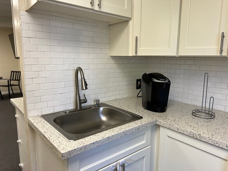 More Photos Of 5637 N Pershing Ave, Stockton Medical For Lease